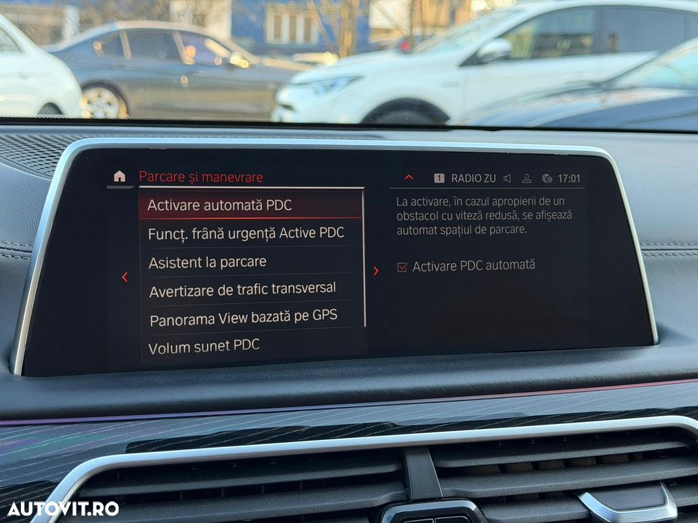 BMW Seria 7 750i xDrive - 33