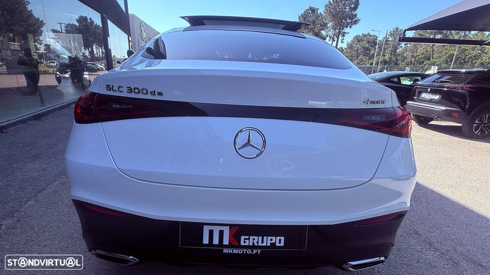 Mercedes-Benz GLC 300 de Coupe 4Matic 9G-TRONIC AMG Line Advanced - 9