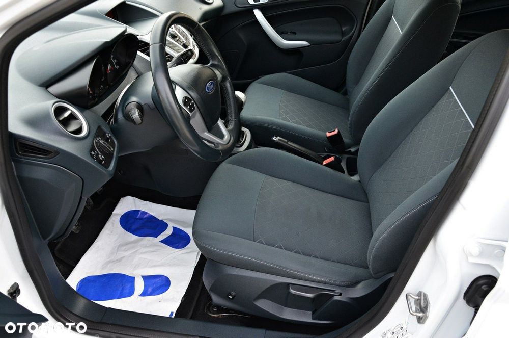 Ford Fiesta 1.25 Silver X Plus 2 EU6 - 28