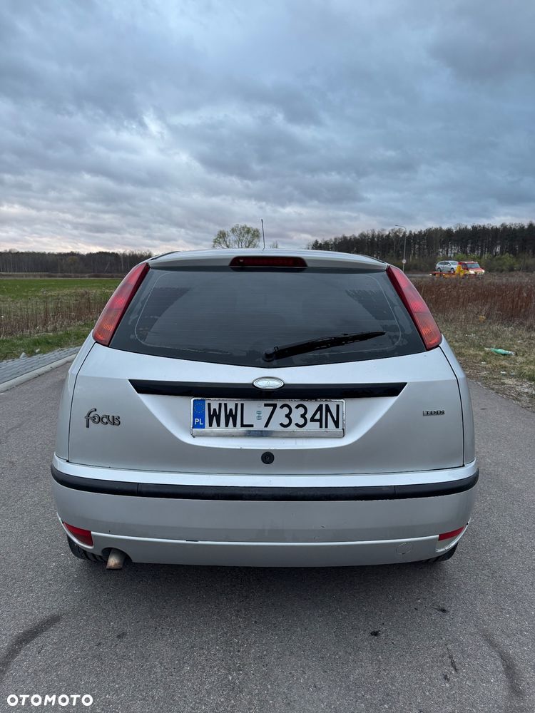 Ford Focus 1.8 DI Futura - 6