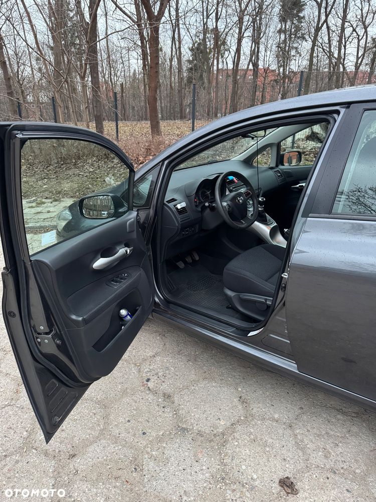 Toyota Auris 1.6 Premium - 12