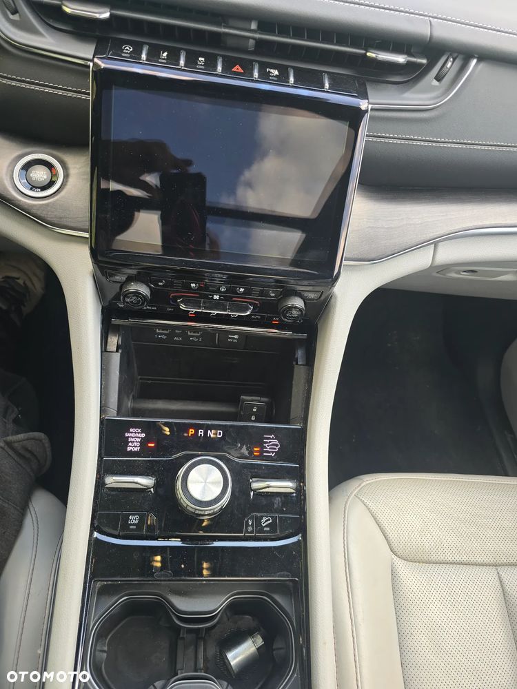 Jeep Grand Cherokee - 15