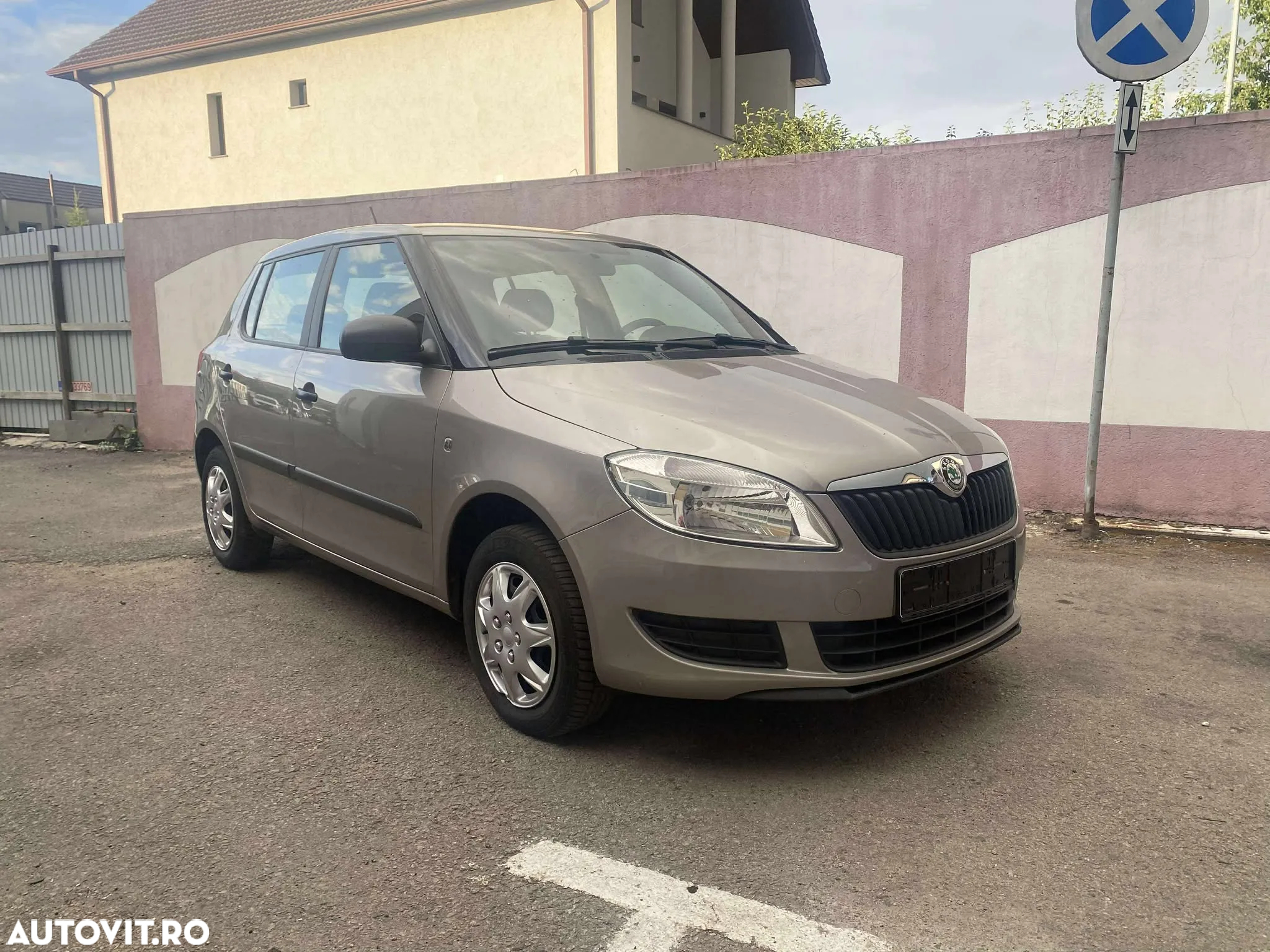 Skoda Fabia 1.2 HTP Ambition - 2