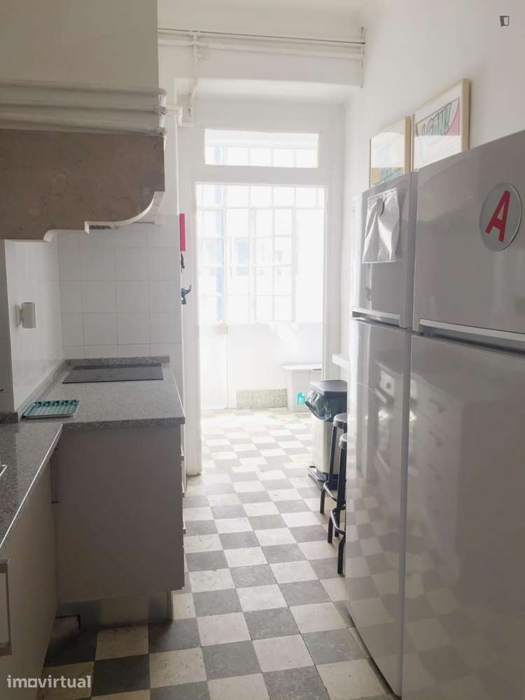 Quarto - localizado em São Sebastião Lisbon - Grande imagem: 5/14