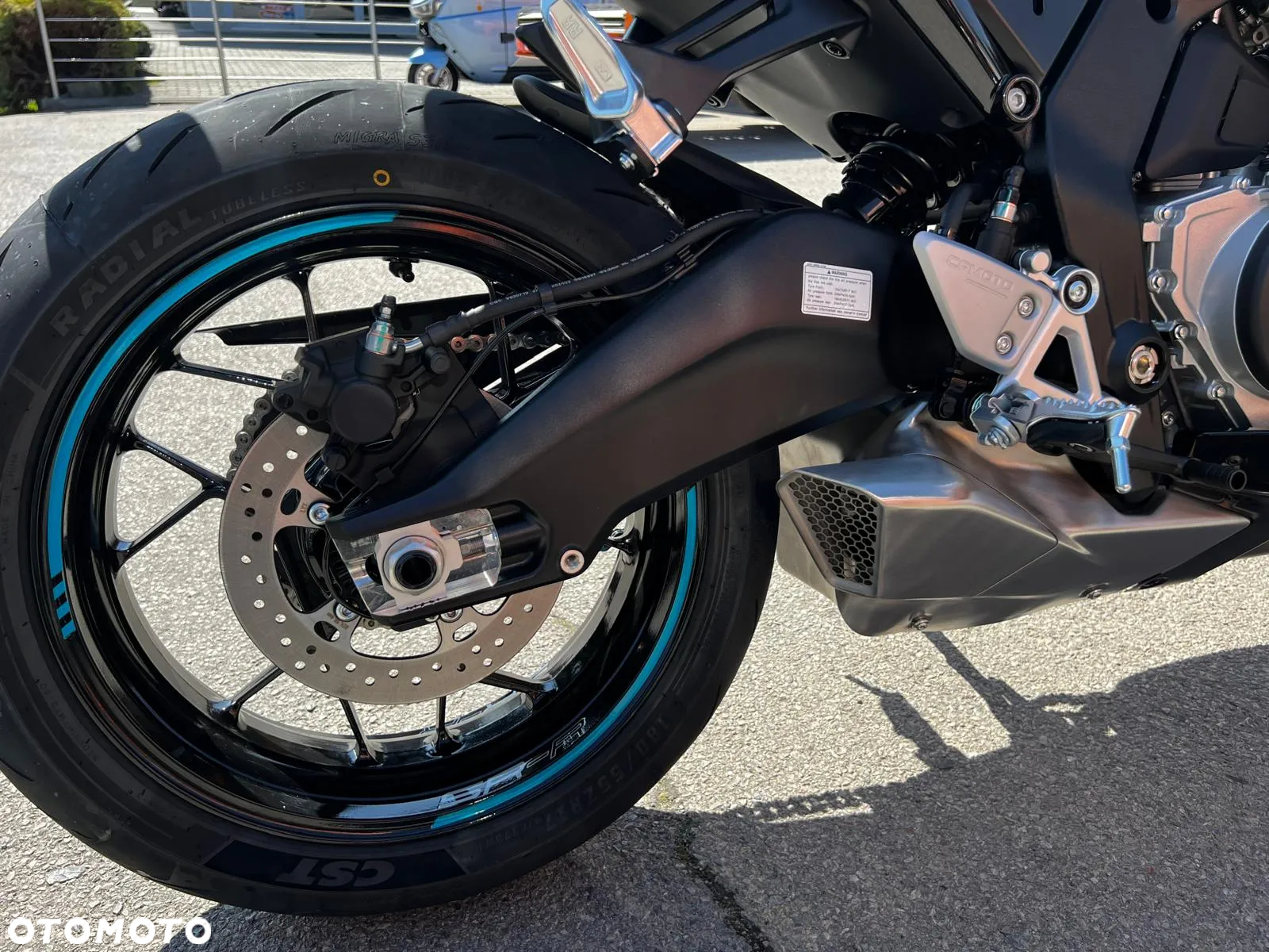 CFMoto SR - 21