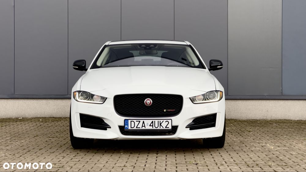 Jaguar XE - 2