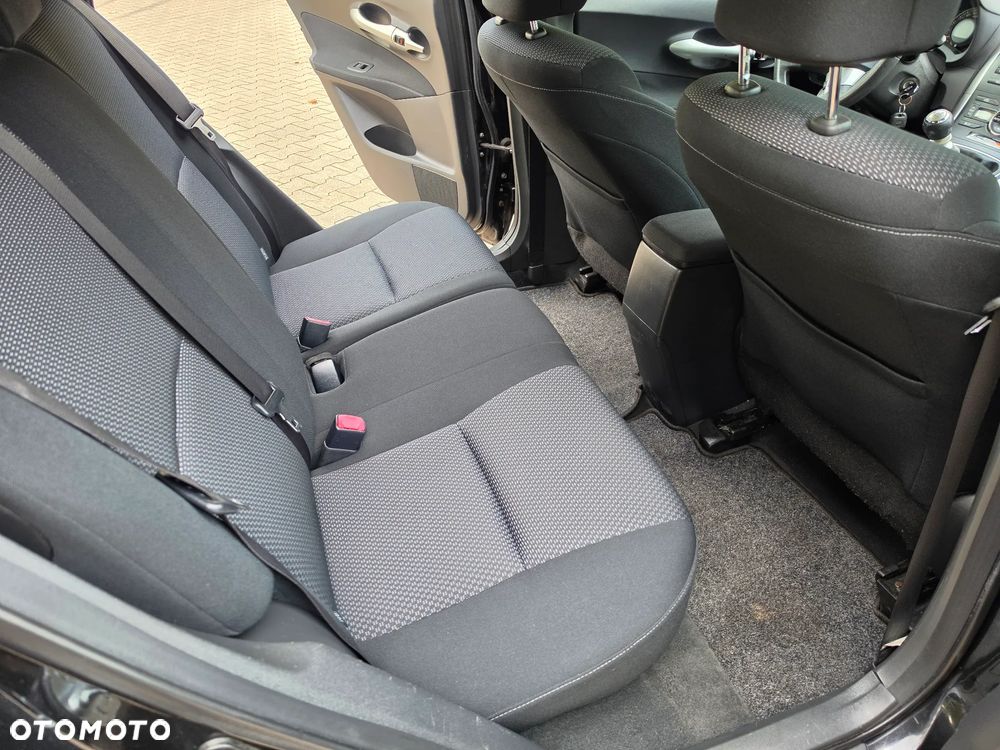 Toyota Auris 1.6 VVT-i Executive - 19