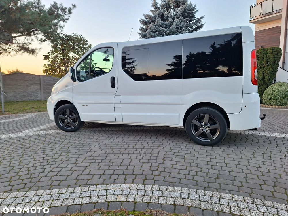 Renault Trafic FAP Passenger Black Edition - 15
