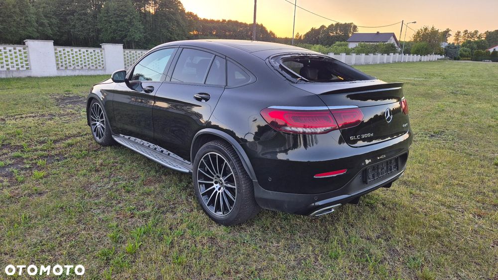 Mercedes-Benz GLC 300 d 4Matic 9G-TRONIC AMG Line - 16
