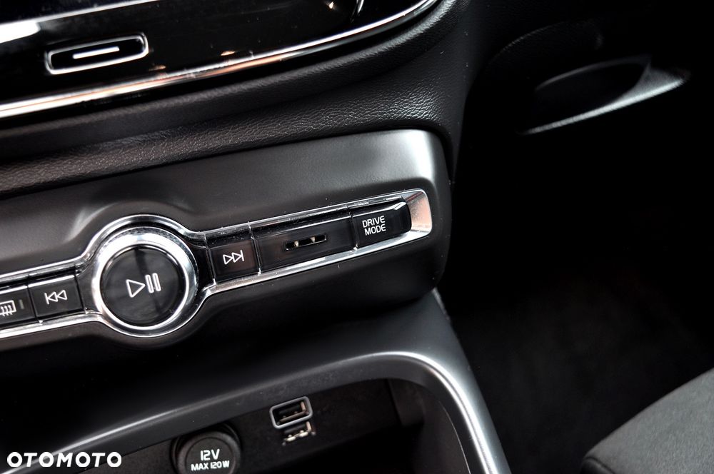 Volvo XC 40 - 30
