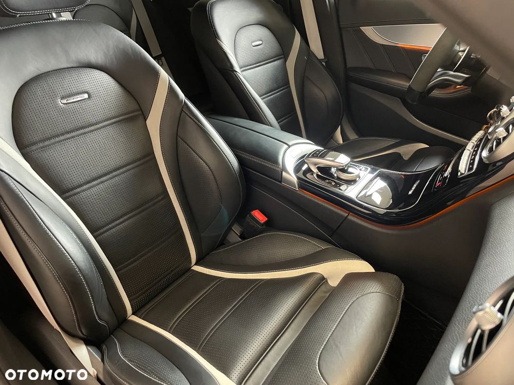 Mercedes-Benz Klasa C AMG 63 S T AMG Speedshift 7G-MCT - 16