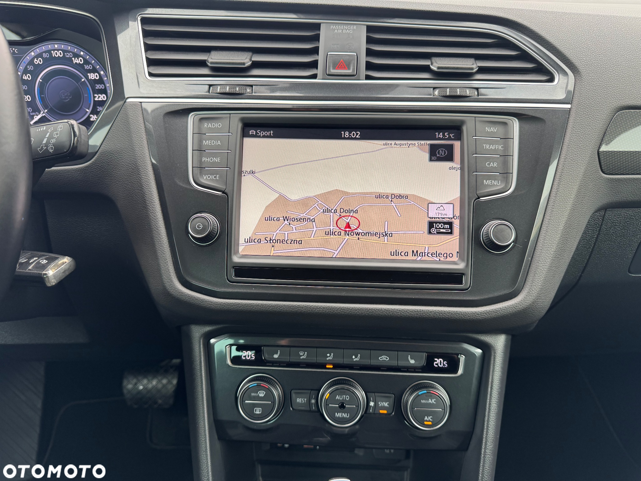 Volkswagen Tiguan - 25