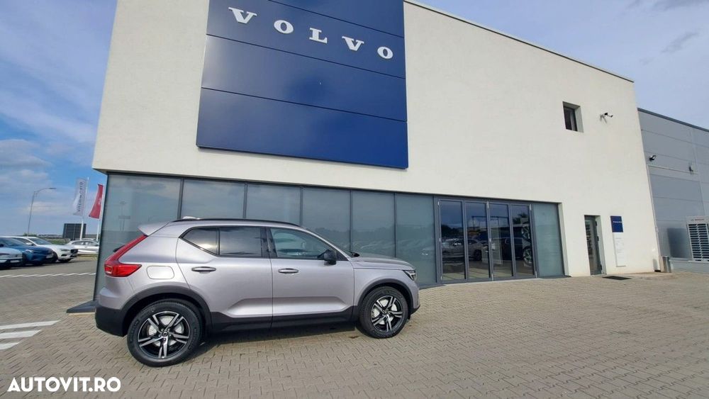 Volvo XC 40 B3 AT FWD MHEV Plus Dark - 6
