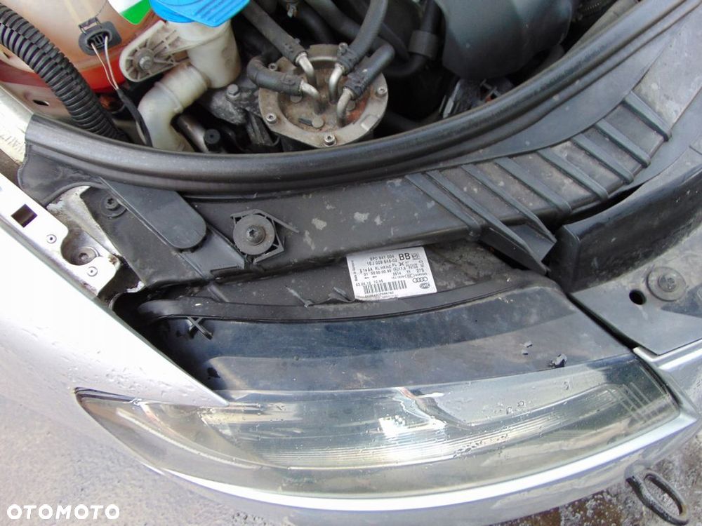 LAMPA PRAWA PRZÓD AUDI A3 8P LIFT 8p0941004bb - 2