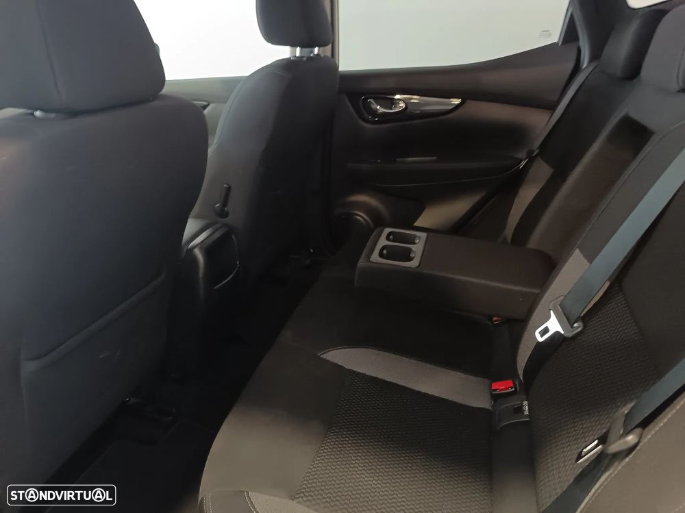 Nissan Qashqai 1.5 dCi DCT TEKNA - 22