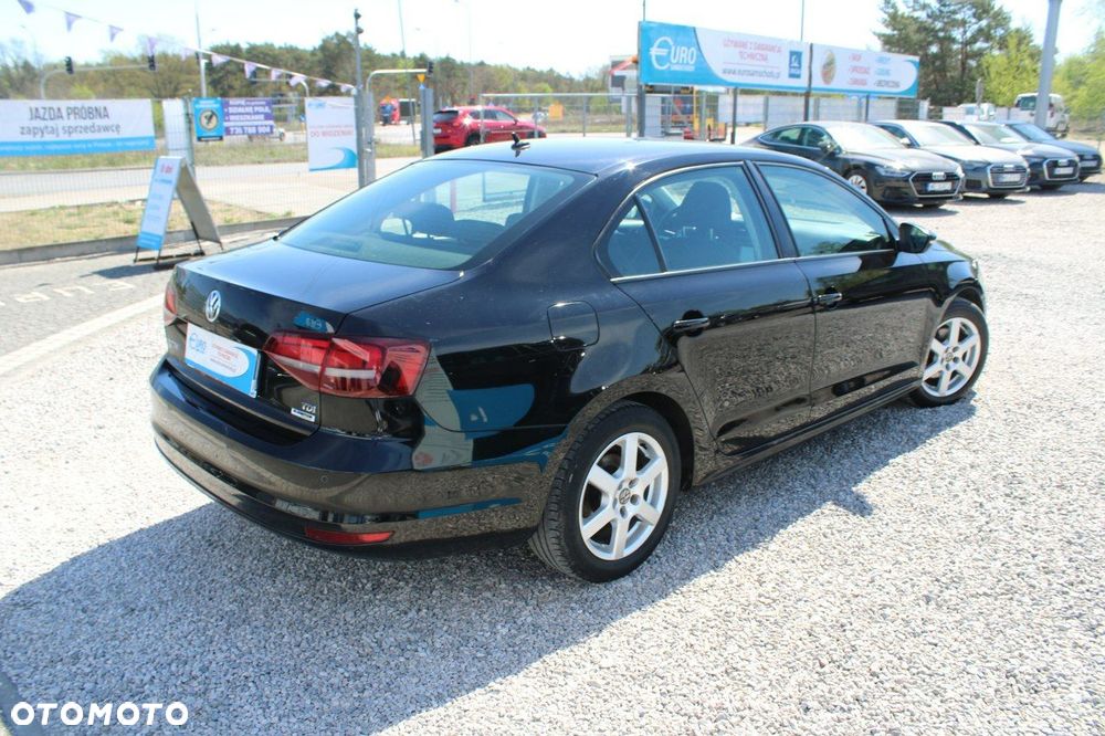 Volkswagen Jetta - 7