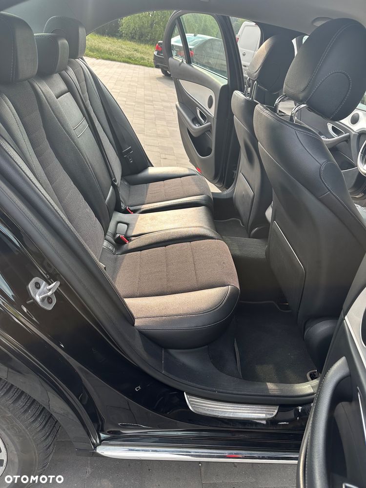 Mercedes-Benz Klasa E 220 d 4-Matic Avantgarde - 14