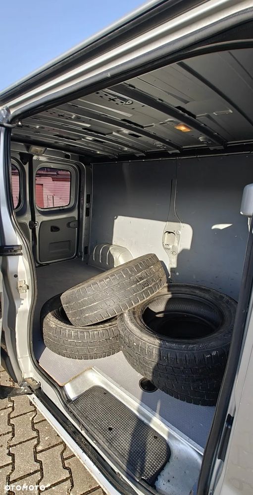 Opel Vivaro - 10