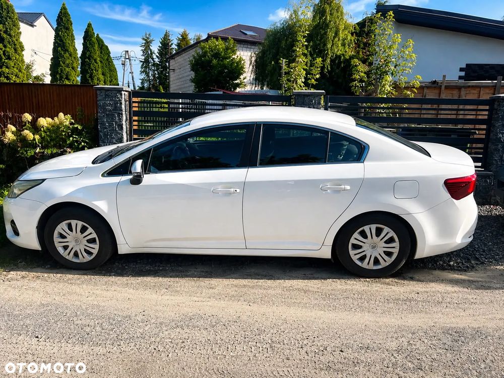 Toyota Avensis 1.8 Active - 3