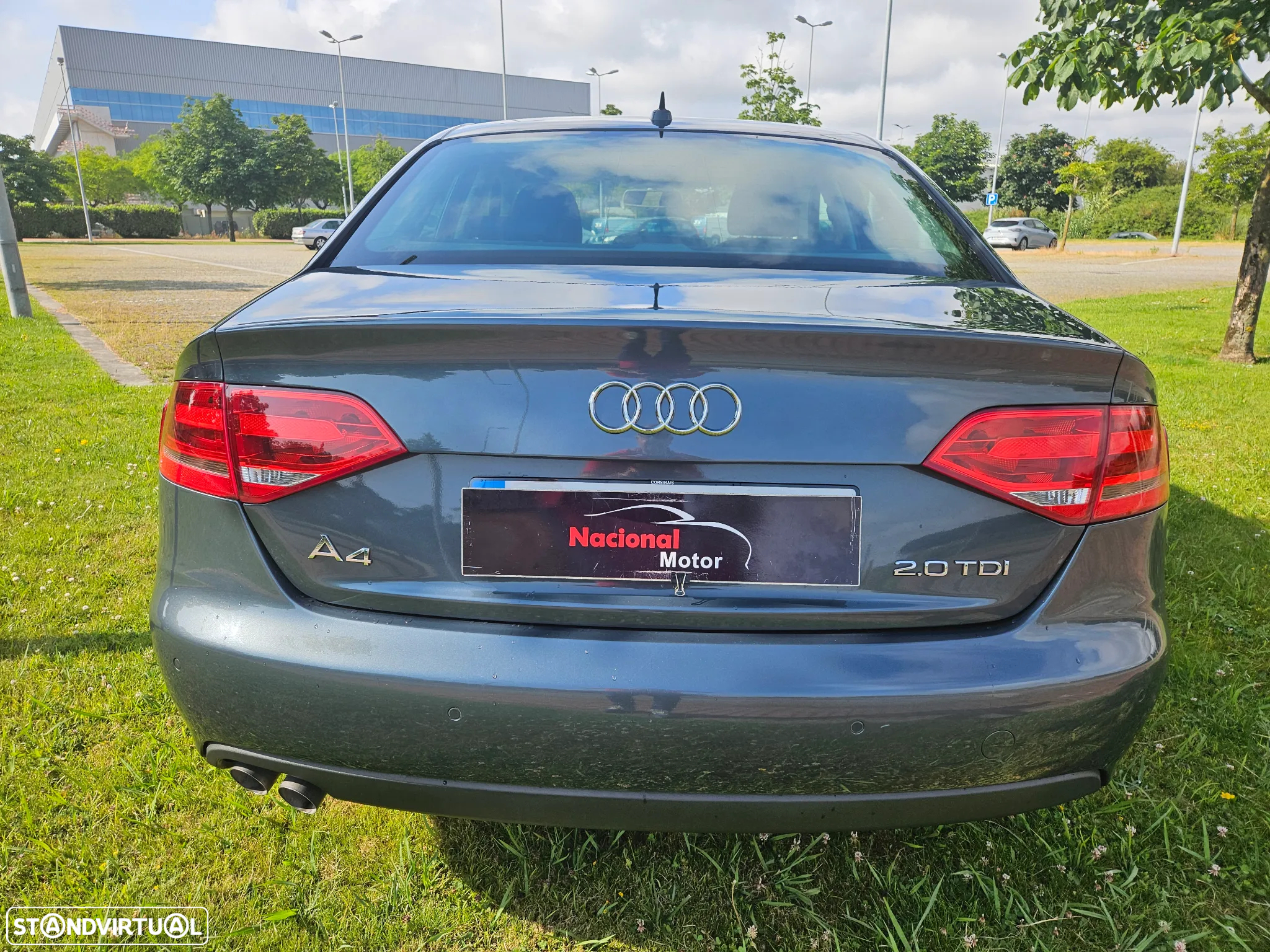 Audi A4 2.0 TDI exclusive - 9
