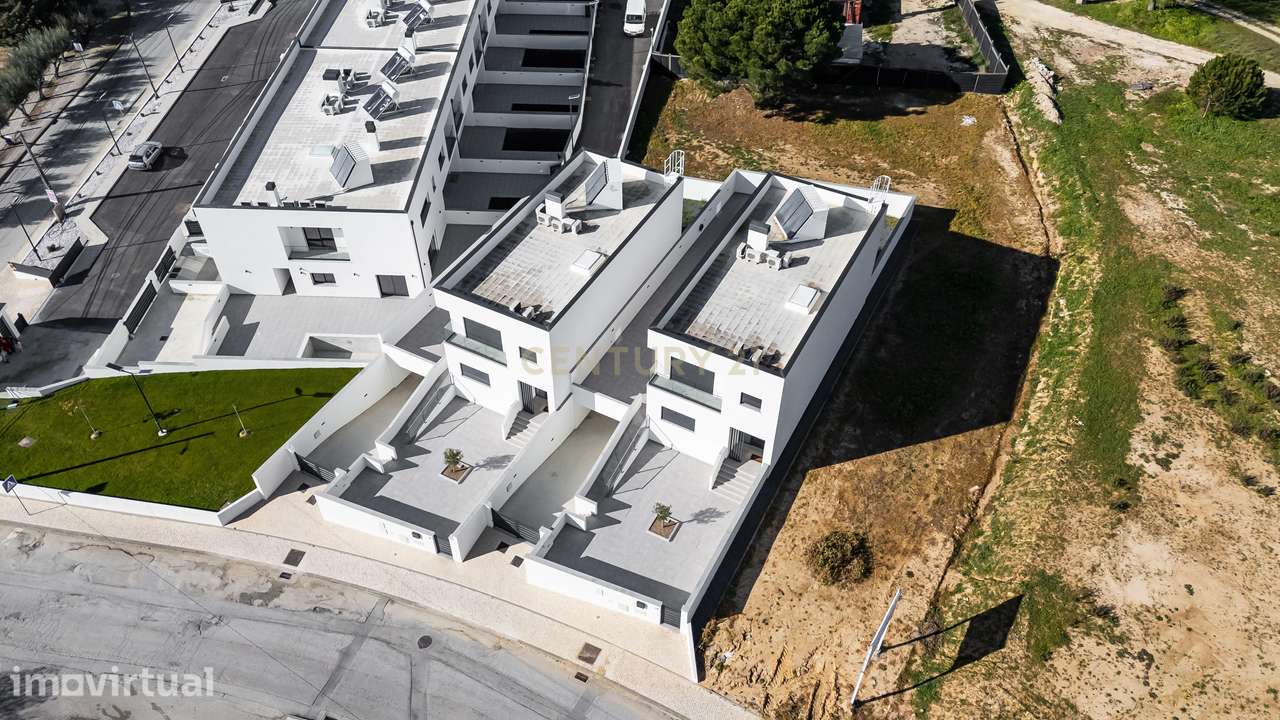 Condomínio Villas Mor || Moradia T4 - Segmento de Luxo || Aveiras de C - Grande imagem: 2/60