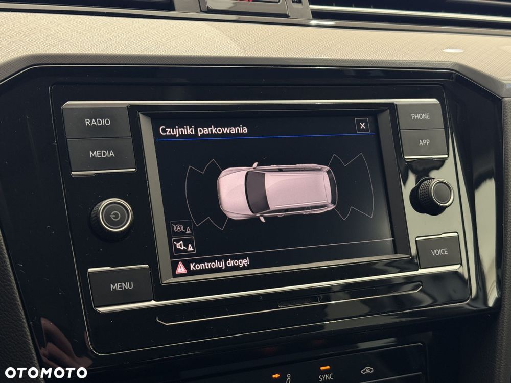 Volkswagen Passat - 38