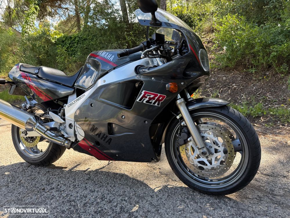 Yamaha FZR 1000 EXUP - 11