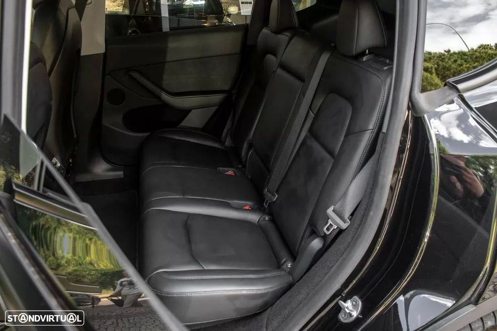 Tesla Model Y - 22