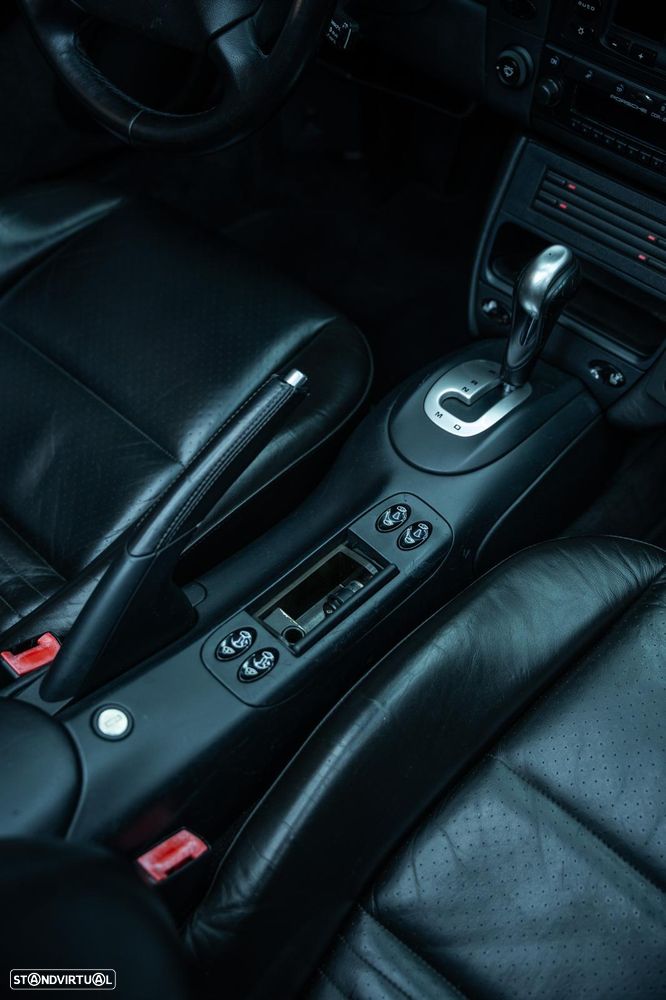 Porsche 911 Série F - 7