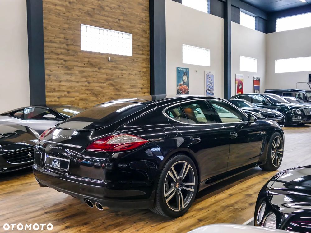 Porsche Panamera 4S PDK - 4