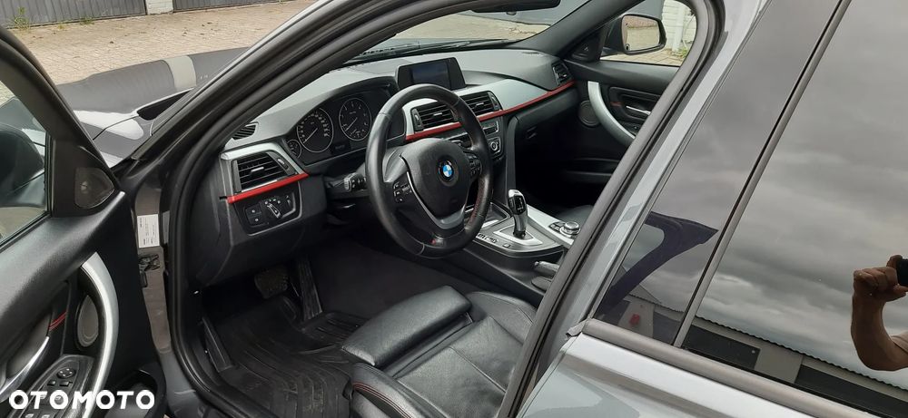 BMW Seria 3 330d Sport Line - 12