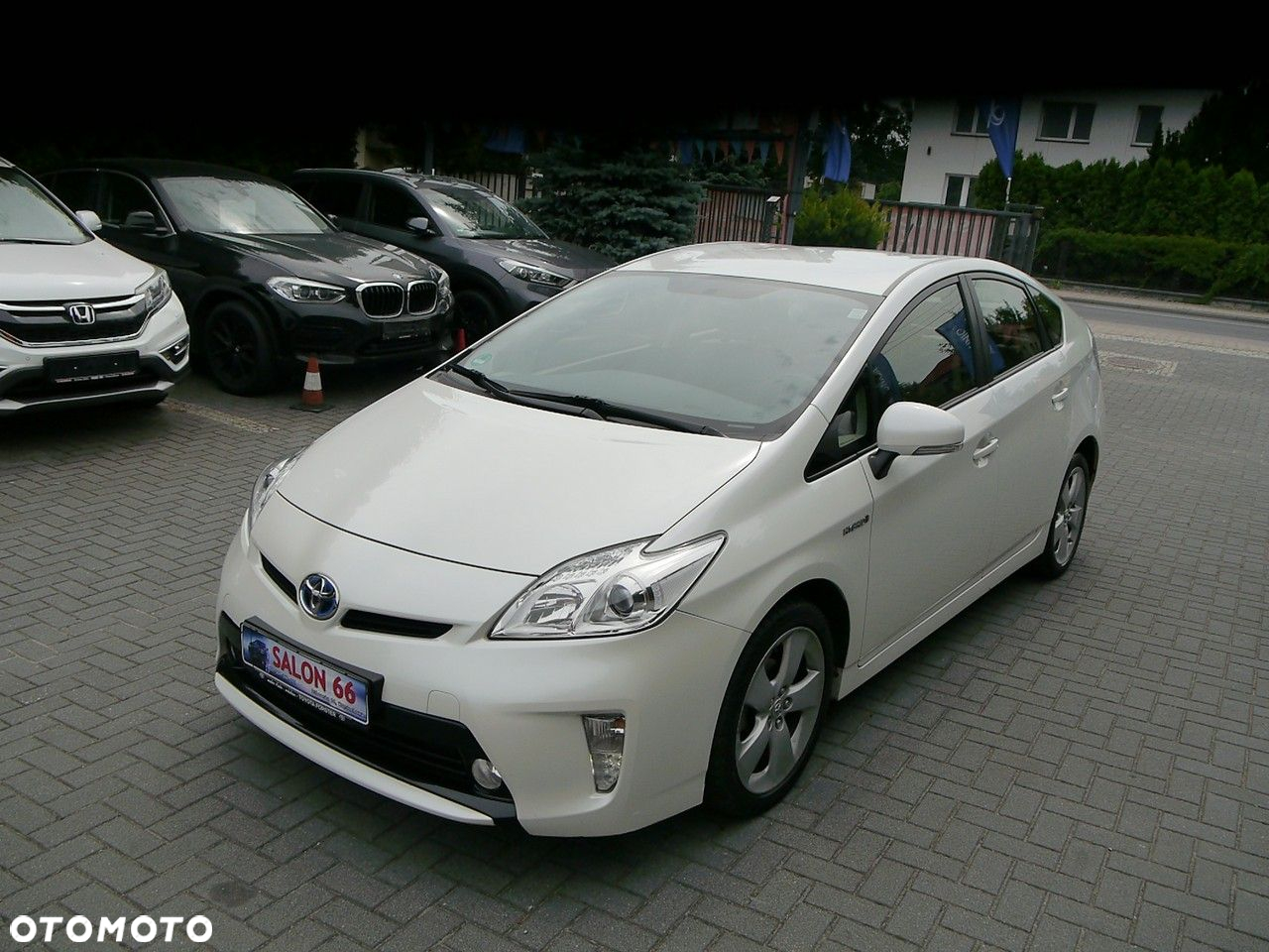 Toyota Prius (Hybrid) Comfort - 4