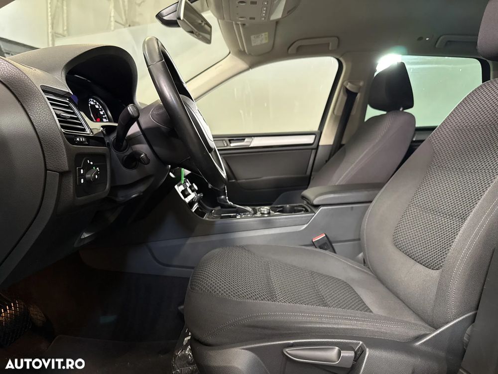Volkswagen Touareg - 21