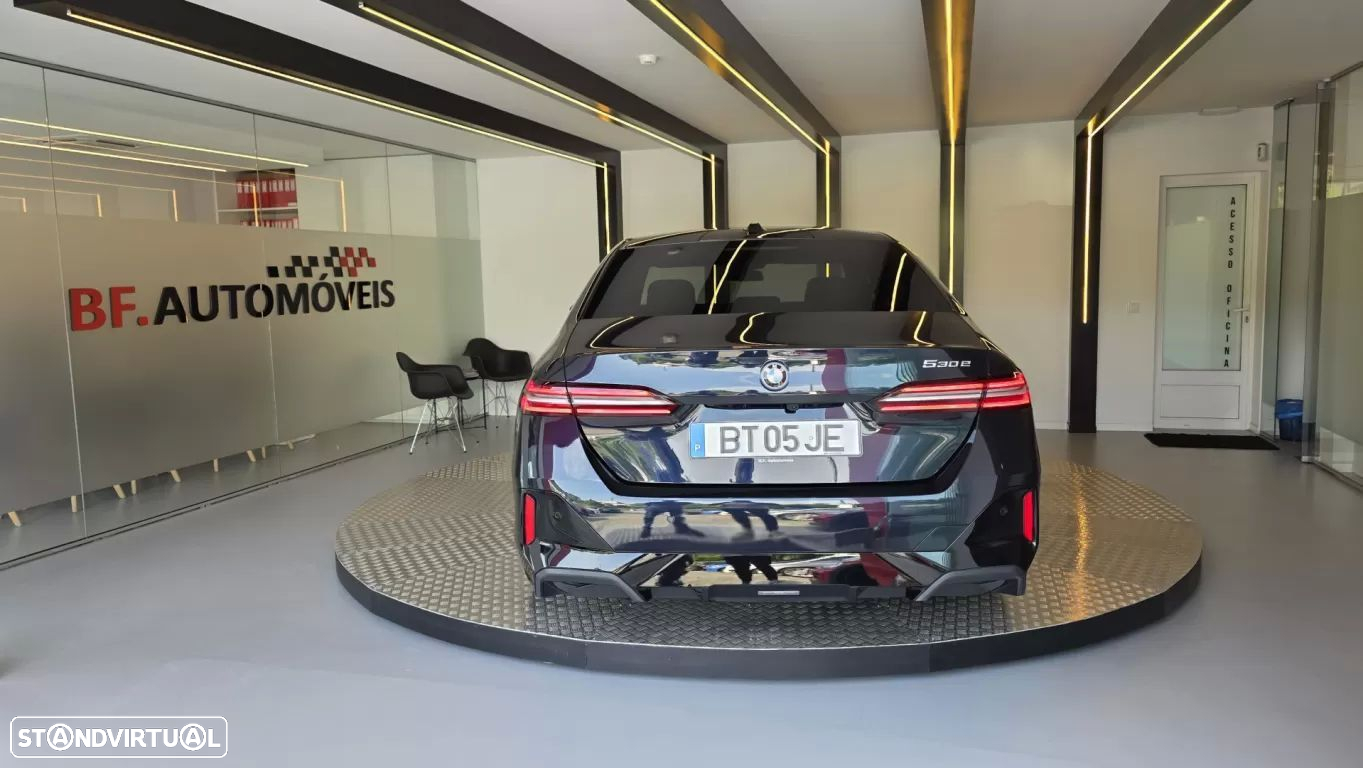 BMW 530 e Pack Desportivo M Pro - 16
