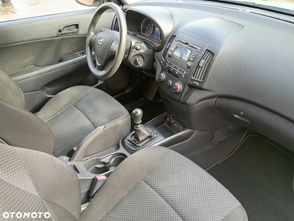 Hyundai i30 i30cw 1.4 blue Comfort - 35