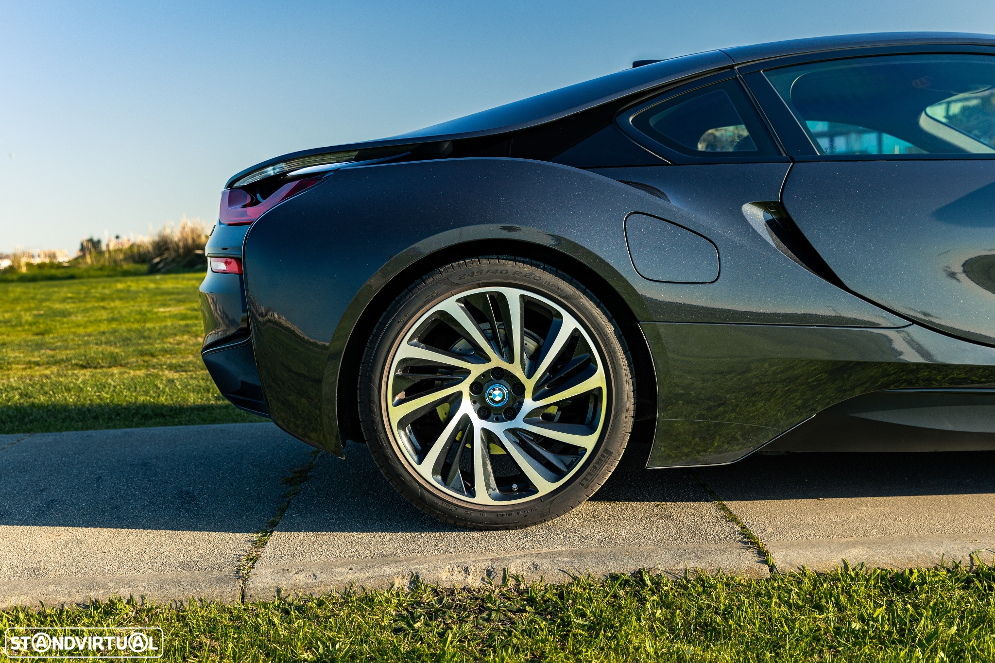 BMW i8 Standard - 8