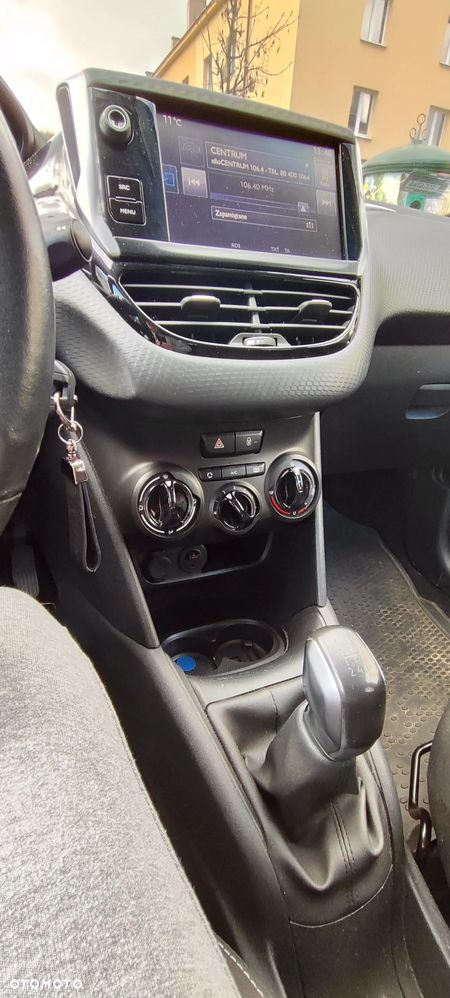 Peugeot 208 1.2 PureTech Style - 9