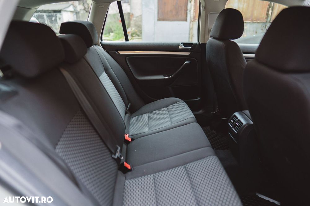 Volkswagen Golf 1.6 TDI DPF Comfortline - 17