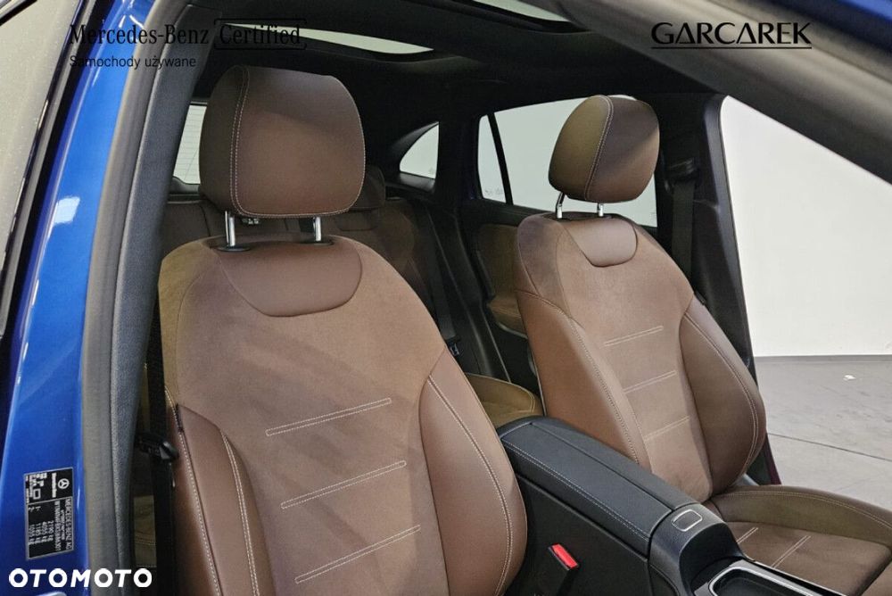 Mercedes-Benz GLA - 23