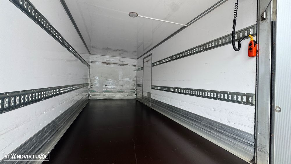 Iveco Daily 3.0 35S16H C/ Plat. Elevatória - 22