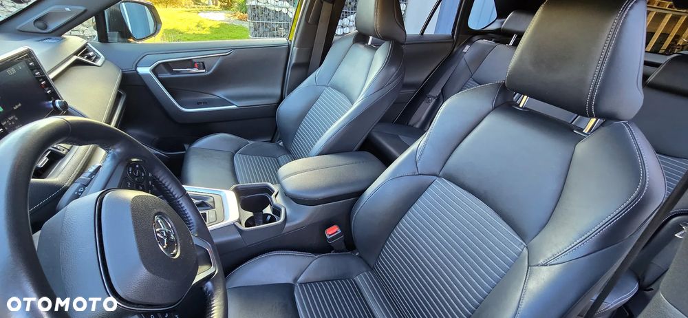Toyota RAV4 - 8