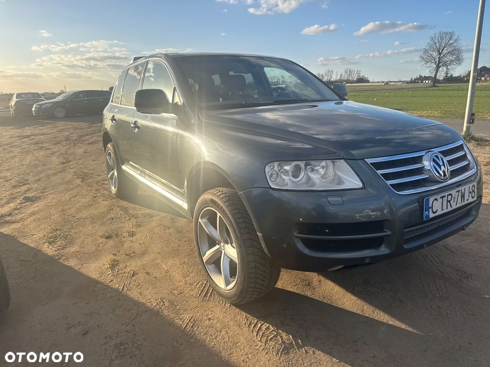 Volkswagen Touareg - 1