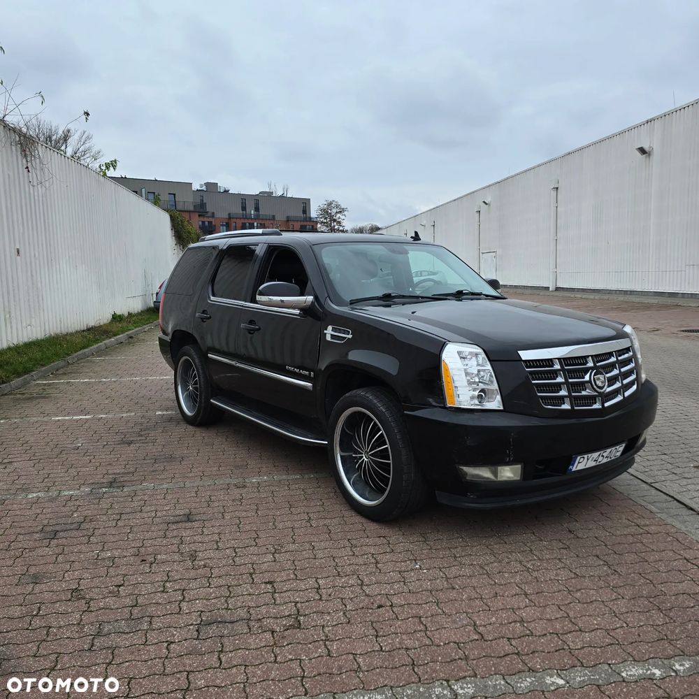 Cadillac Escalade - 2