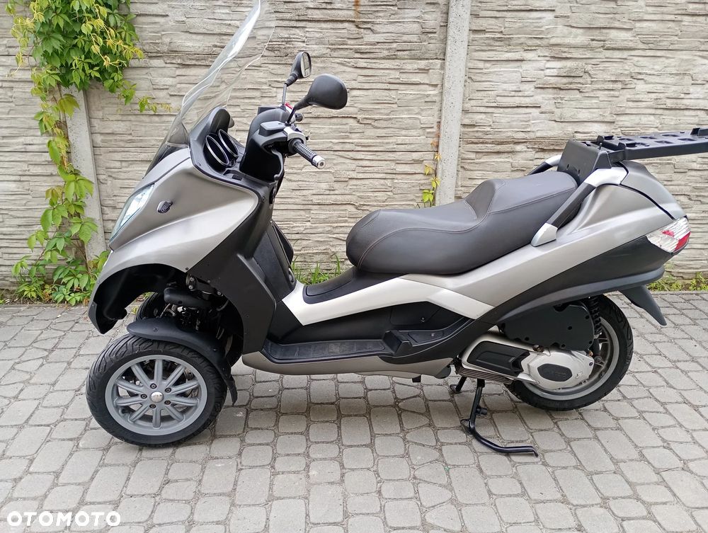 Piaggio MP-3 - 6