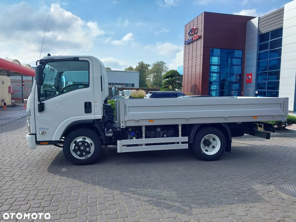 Isuzu P75 5.2 L - 6