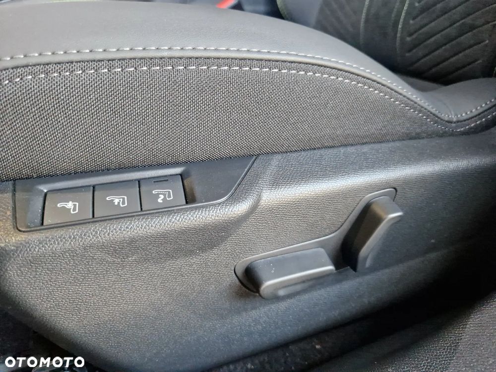 Peugeot 2008 PureTech mHEV GT E-DCS6 - 14