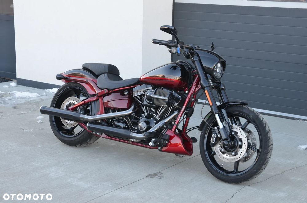 Harley-Davidson Softail Breakout - 25