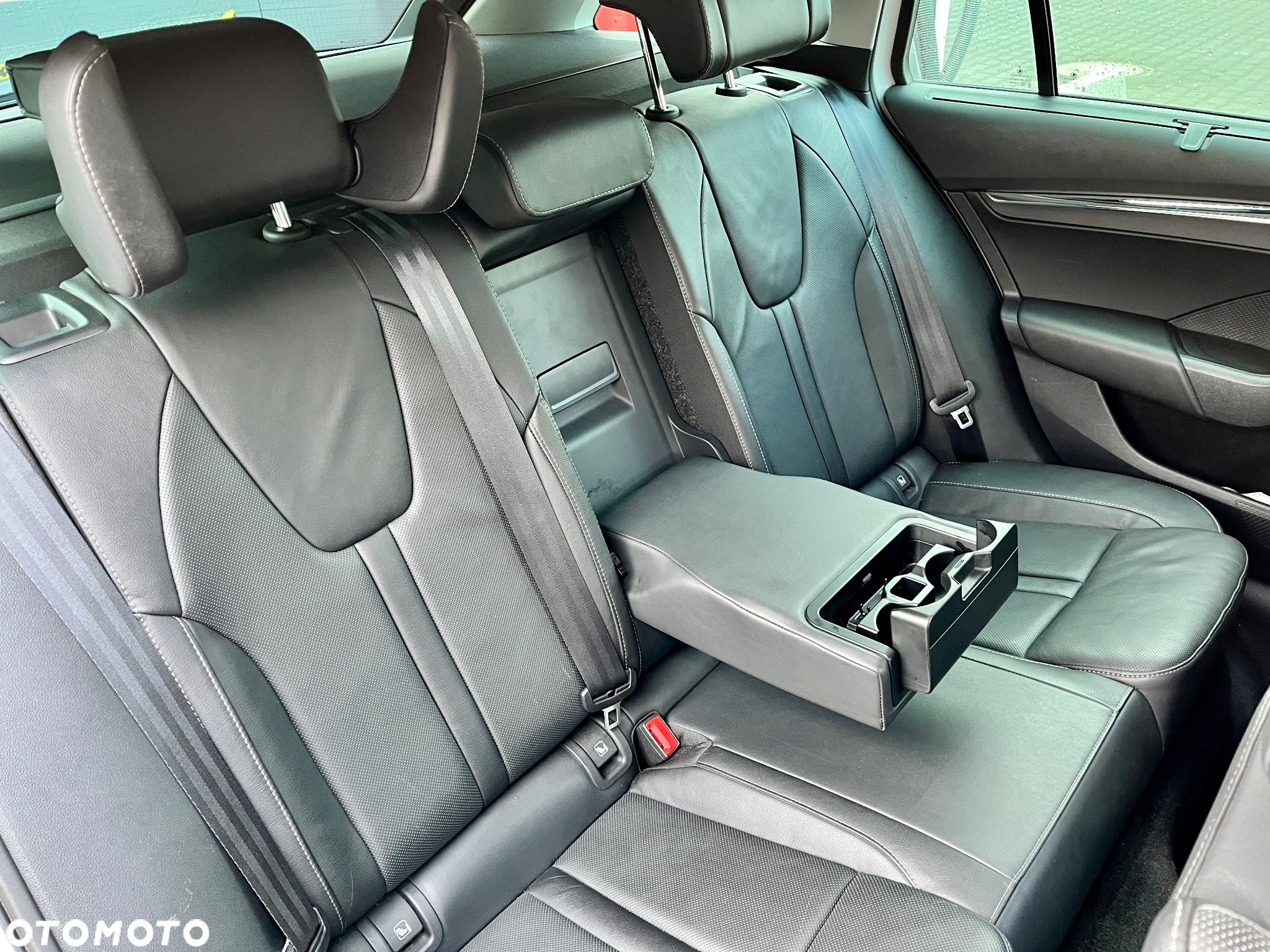 Skoda Octavia Combi 2.0 TDI DSG Premium Edition - 10