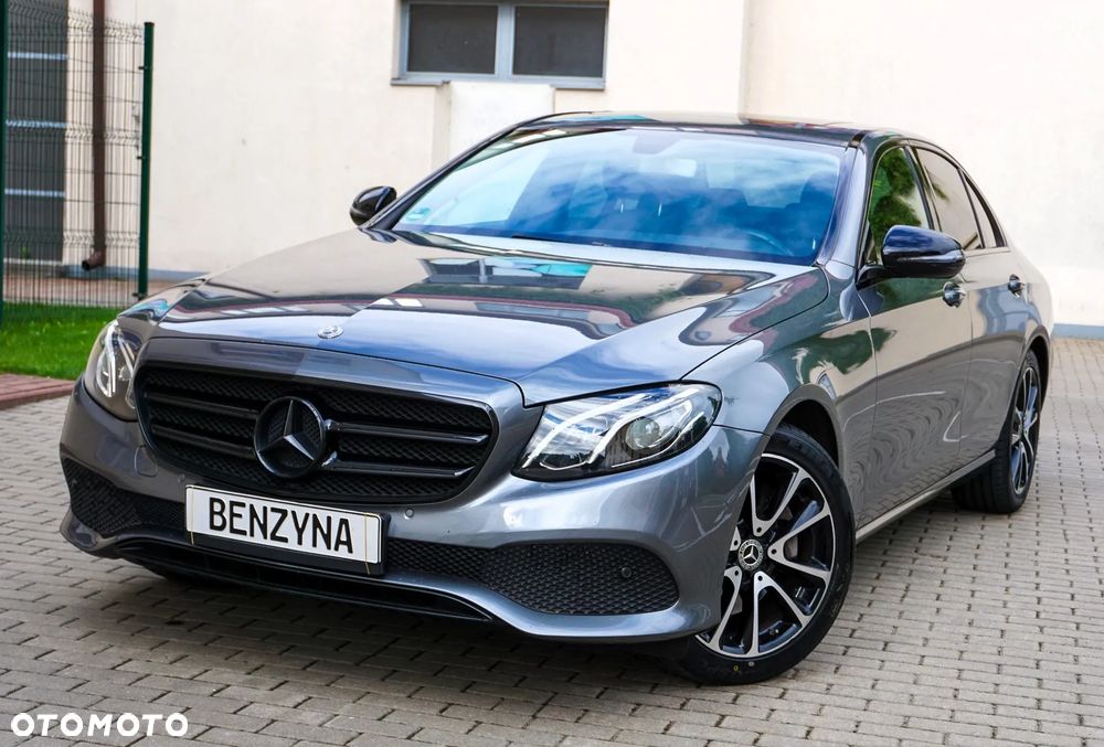 Mercedes-Benz Klasa E 200 CGI BlueEFFICIENCY Automatik Avantgarde