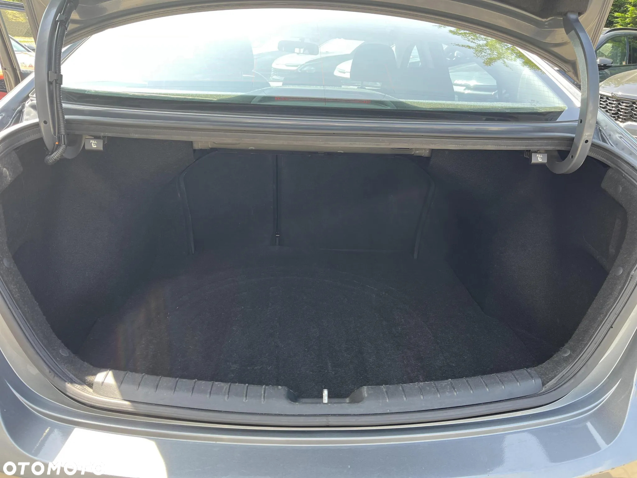 Hyundai Elantra 1.6 Comfort - 17